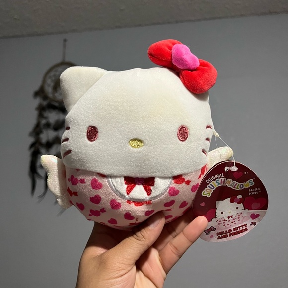 Hello Kitty valentines edition squishmallow Plush with Red Bow - Picture 1 of 3